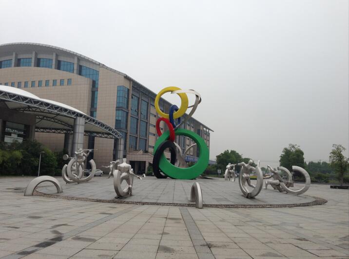 不銹鋼雕塑設(shè)計(jì)的方法是怎么樣的？